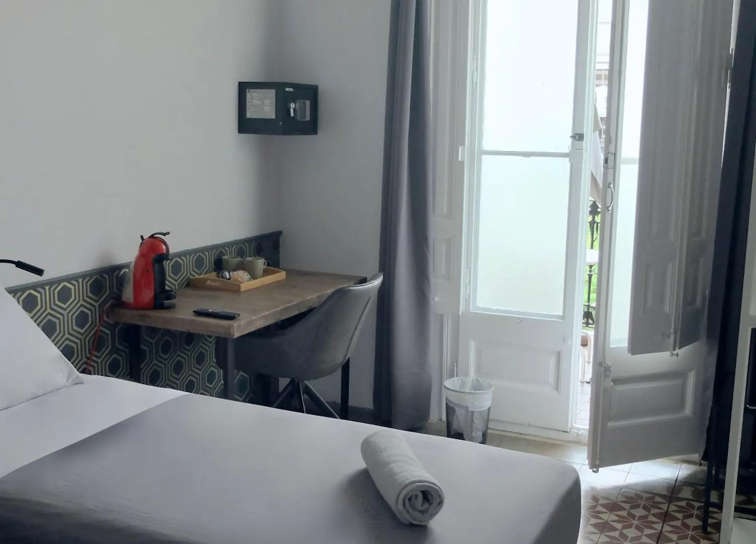 Fabrizzio'S Petit Hostel Barcelona
