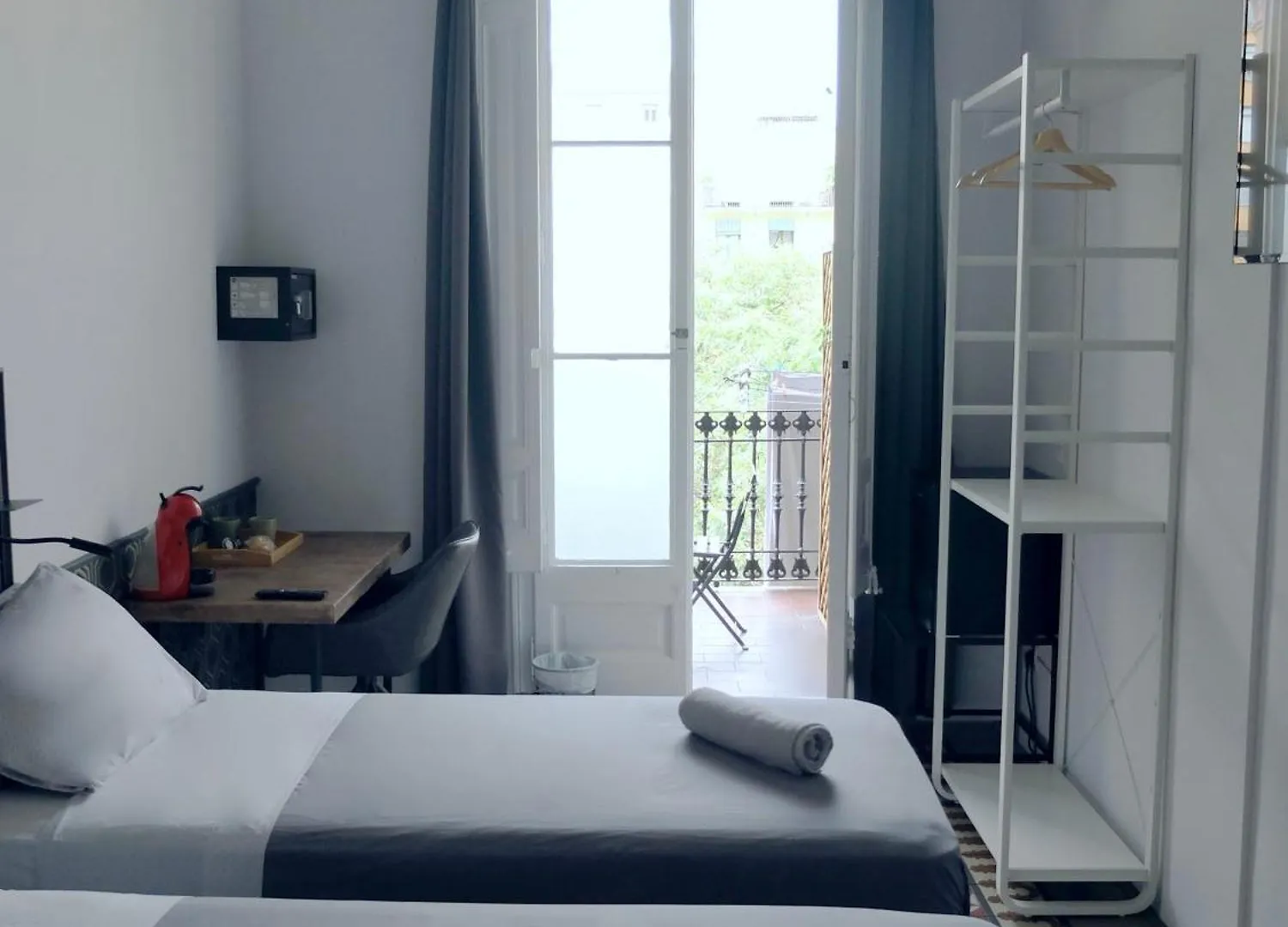 Fabrizzio'S Petit Hostel Barcelona Spain