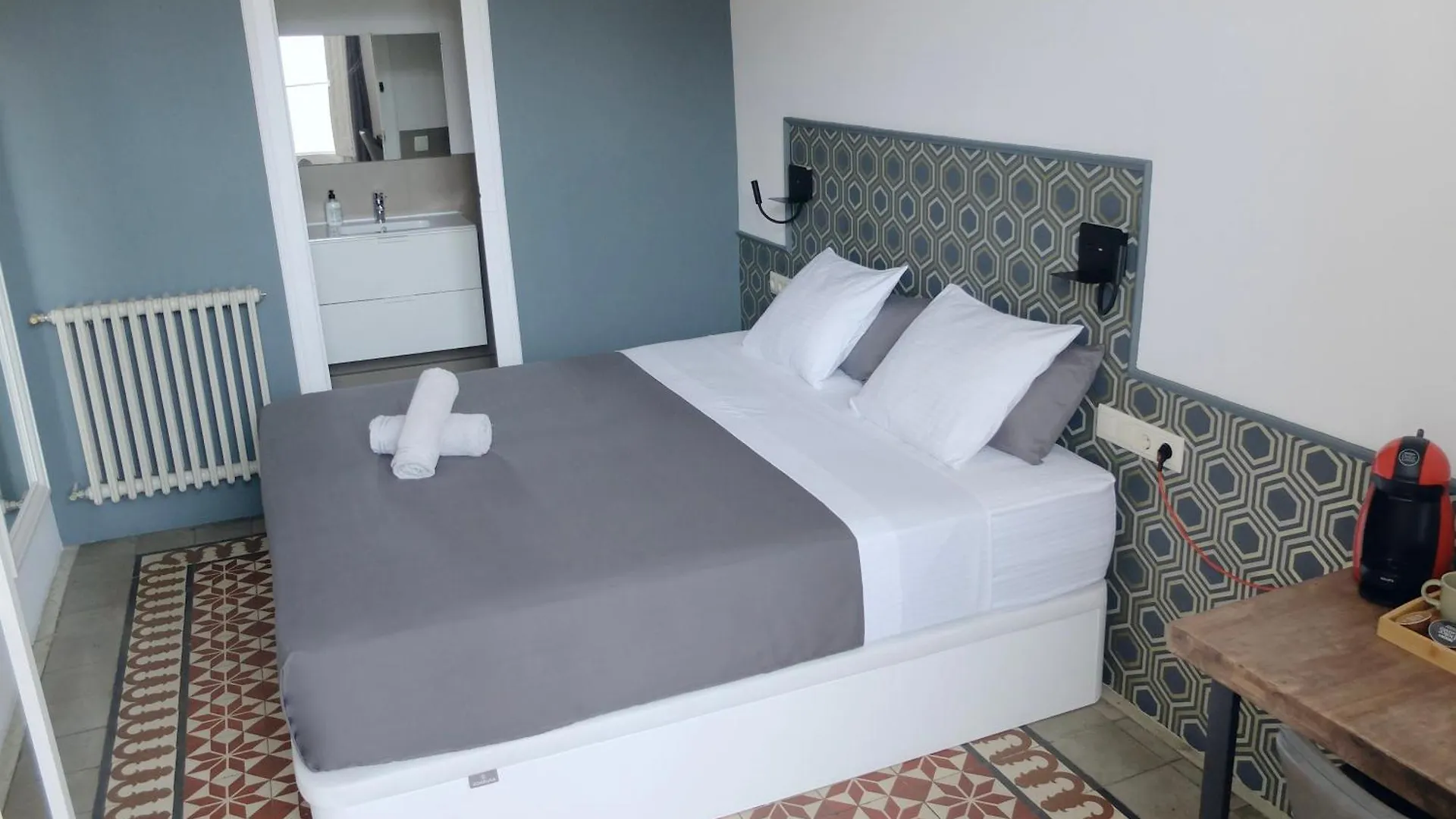 Fabrizzio'S Petit Hostel Barcelona