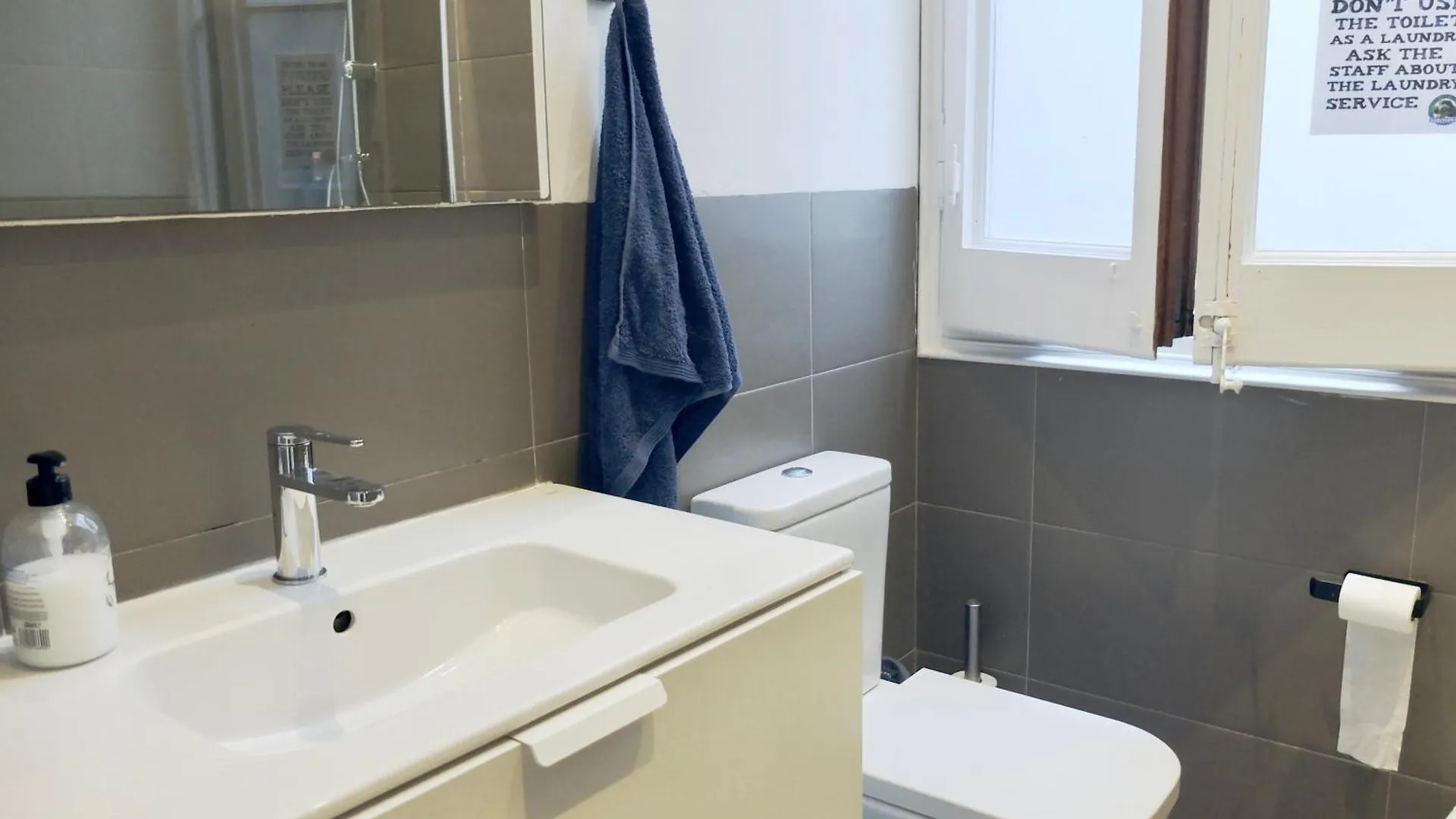Fabrizzio'S Petit Hostel Barcelona