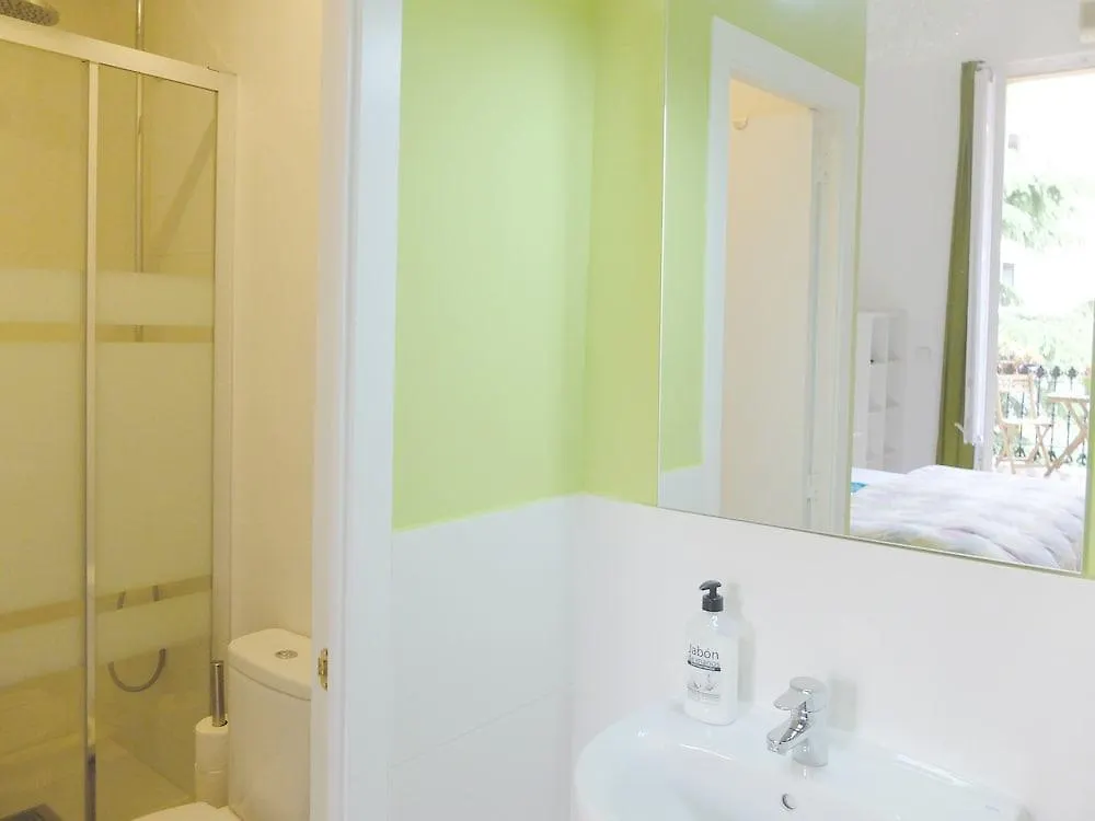 Fabrizzio'S Petit Hostel Barcelona Spain