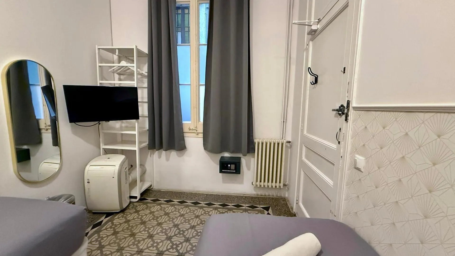 Fabrizzio'S Petit Vandrarhem Barcelona