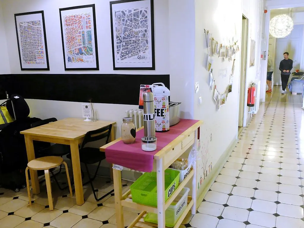 Fabrizzio'S Petit Vandrarhem Barcelona